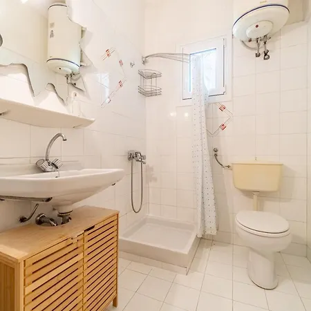 Prima Apartment Kato Korakiana